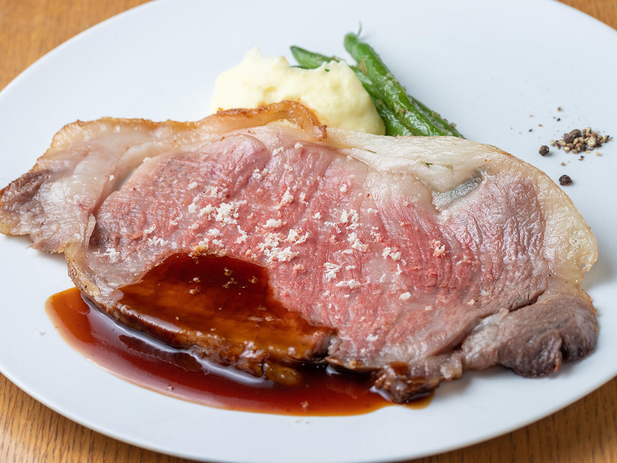 旨し縁ローストビーフ