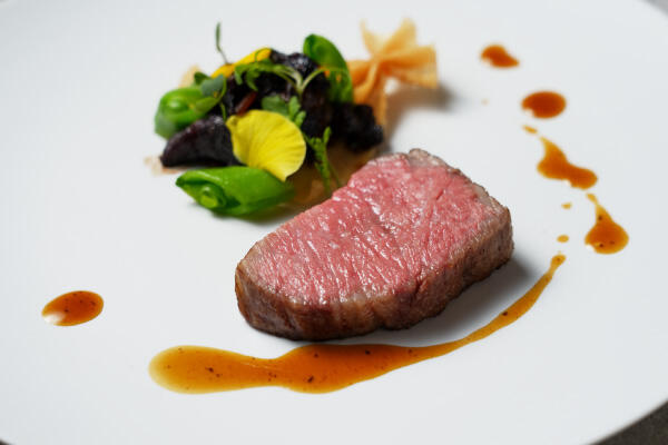 長崎厳選和牛の炭火焼き 本日の仕立てで